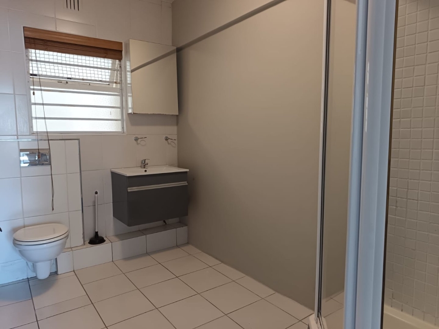 To Let 1 Bedroom Property for Rent in Three Anchor Bay Western Cape